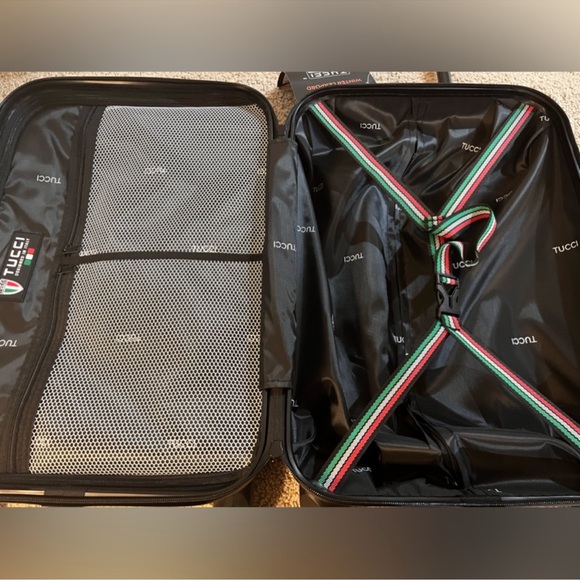 🎉LAST PIECE🎉TUCCI Italy WINTER LEOPARD 20" Spinner Carry On Travel Suitcase - Picture 8 of 9